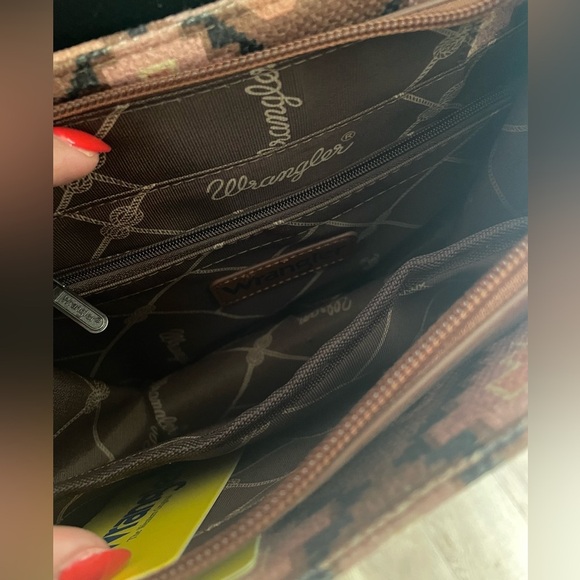 Wrangler Aztec Print Tote Bag - Brown & pink - Picture 13 of 14